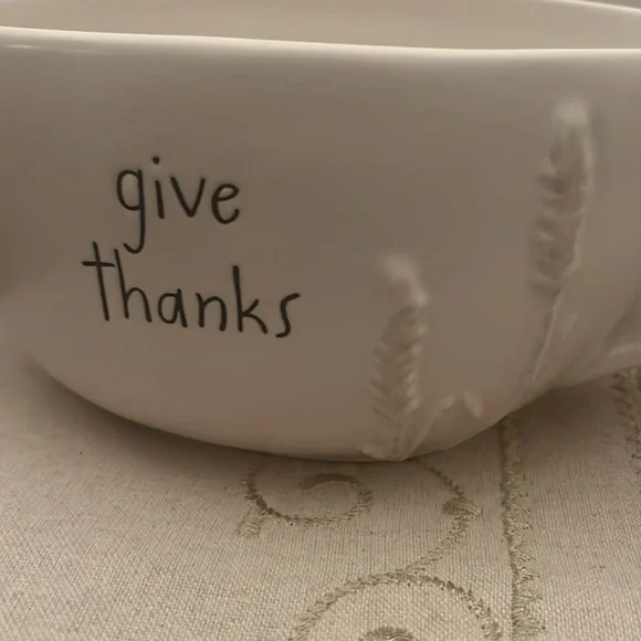 BWT Rae Dunn "Give Thanks" π π¦ Gravy Boat ceramic - Picture 3 of 5